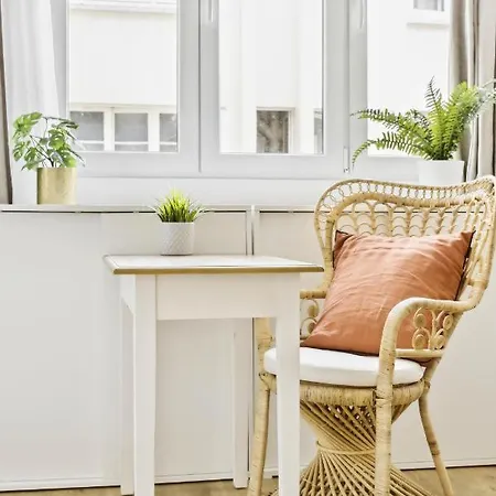 Stylish Studio Near The Champ De Mars Paris